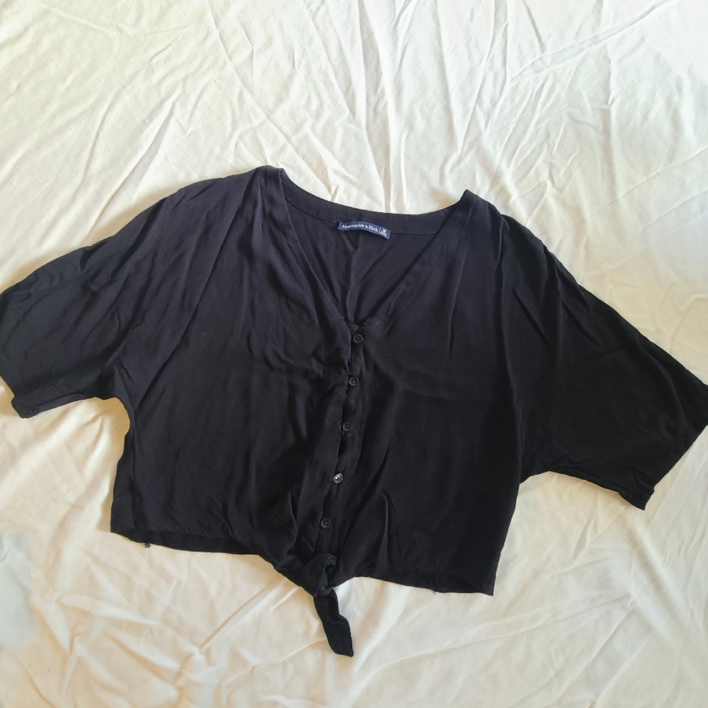A&F | V-Neck Buttondown Crop Top